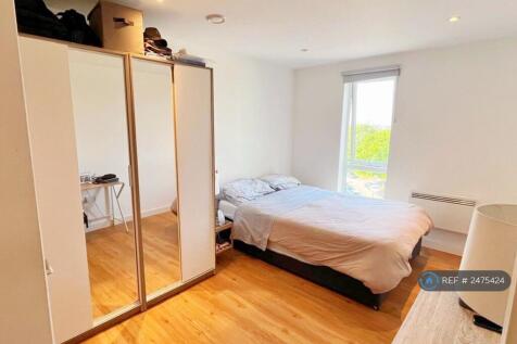 Ensuite (1st Bedroom With Bathroom)
