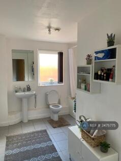 Large Modern Bathroom