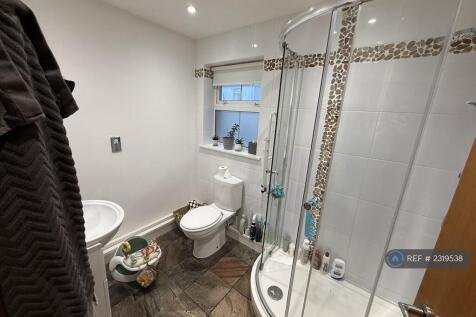 En-Suite 1
