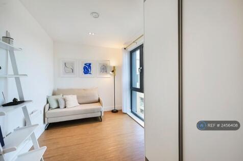 Second Bedroom With Built In Wardrobes
