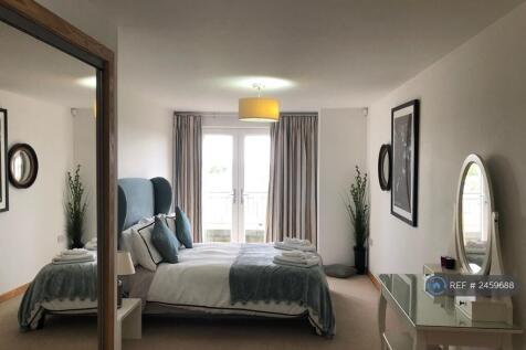 Master Bedroom With En-Suite