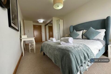 Master Bedroom With En-Suite