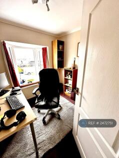Single Bedroom/Study 
