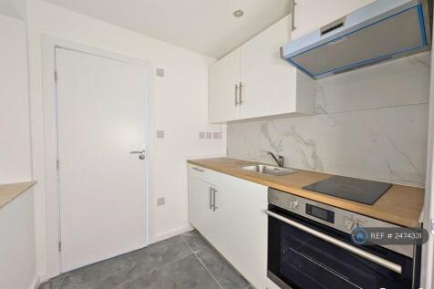 Room 6 Self-Contained_kitchen