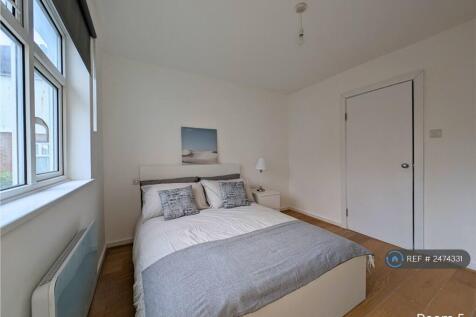 Room 5 Self-Contained_double Bed Picture 2