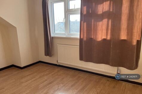 Front Loft Bedroom 