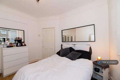 Bedroom 2 - Double Bedroom