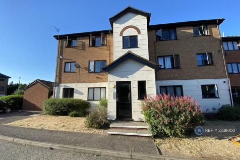 Within 5 Minutes Walk Of Hoddesdon Town Centre