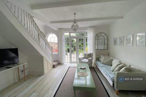 Living Room Lookingb To Garden