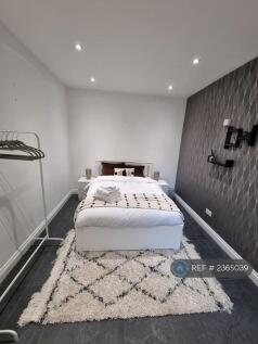Double &#43; Shared Bathroom