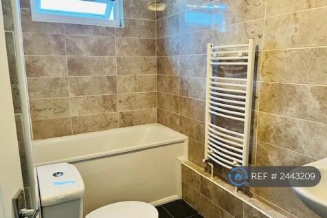 Upstairs Bathroom 