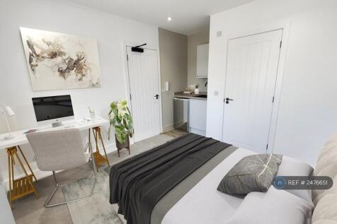 R5 - Ensuite, Kitchenette -Virtually Staged