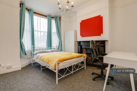 Bedroom 1 - Large Double