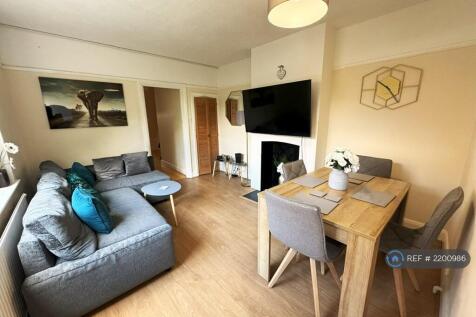 Lounge With 55&#34; Tv And Dining Area