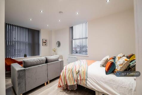Bedroom/Living Area