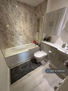 Main Bathroom 1