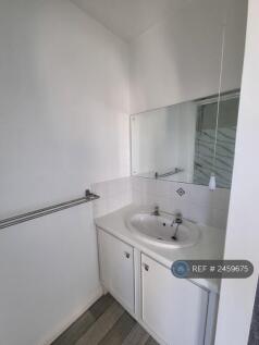 Ensuite Sink