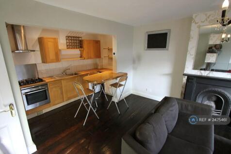 Living Room / Kitchen