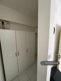 Cupboard/Cloth Hanging Area Pic1
