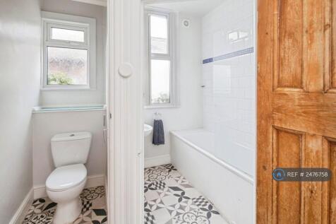 Bath, Power Shower &amp; Wc