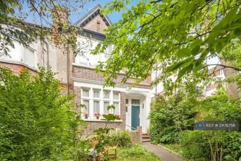 a Well-Presented Large 3 Double Bedroom Maisonette