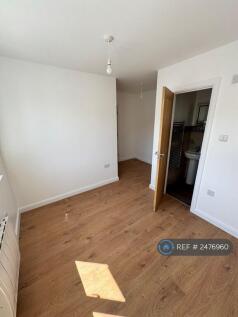 Bedroom 2 w/ En-Suite