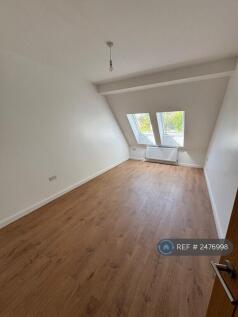 Bedroom 1 w/ En-Suite