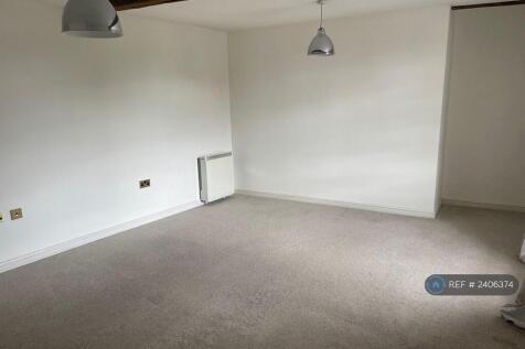 Large Sitting Room