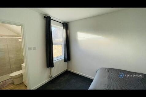 Bedroom 3 - Ensuite Double Room