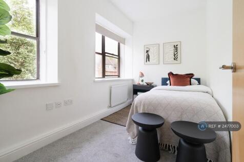 Ideal For Friends Or Flatmates