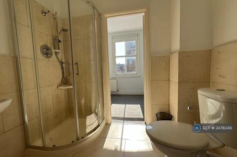 Jack &amp; Jill Bathroom 