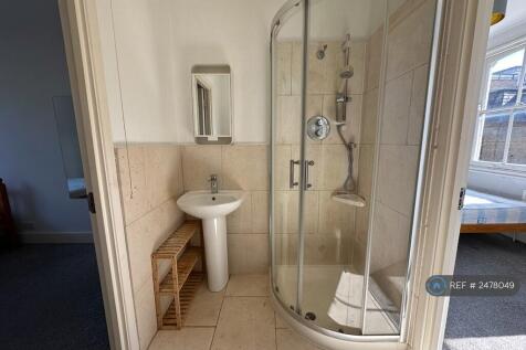 Jack &amp; Jill Bathroom
