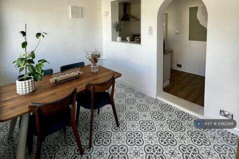 Dining / Sun Room 2