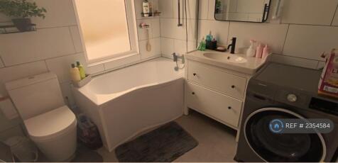 Large Modern Upstairs Bathroom