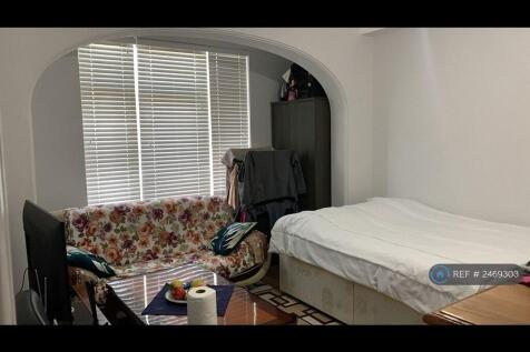 Large Ensuite Room 2