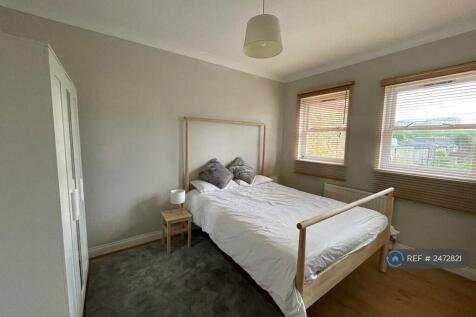 Bedroom 1 (With En Suite)