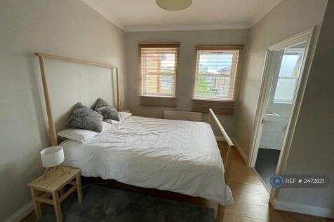 Bedroom 1 (With En Suite)