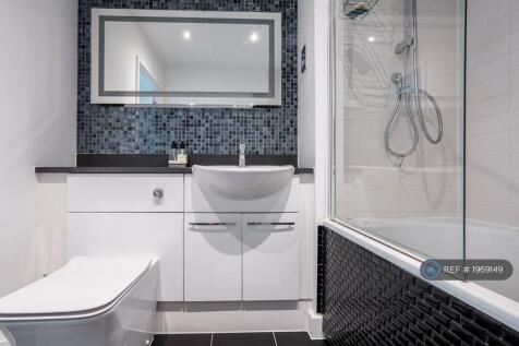 Mosiac Modern Interrior Bathroom 