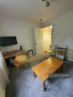 Comfortable Sitting/Dining Room