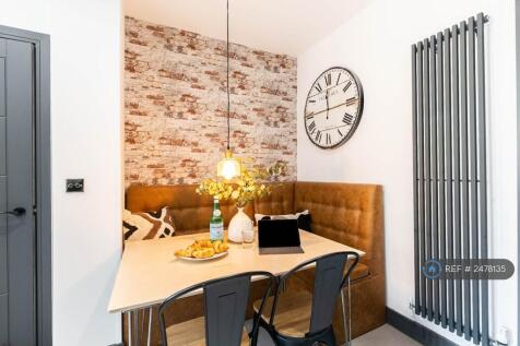 Kitchen: Spacious, New, Qwell-Equipped