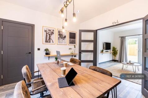 Co-Working Area: Productive And Well-Equipped