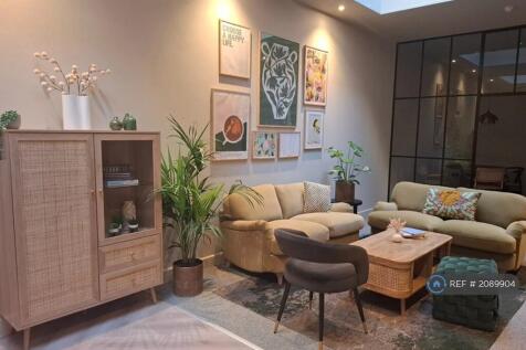 Communal Lounge 