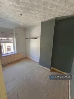Bedroom 1 (1)