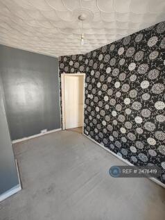 Bedroom 1 (2)