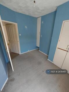 Bedroom 2 (2)