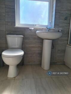 Toilet Bath Upstairs 