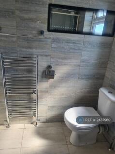 Toilet Bath Upstairs 