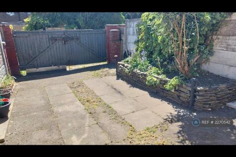 Rear Garden \ Parking