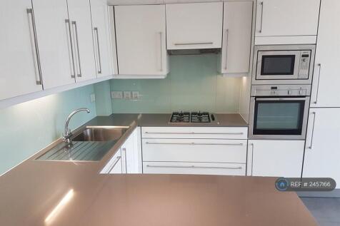 Fully Fitted Kitchen