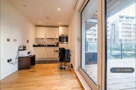 Fully-Fitted Kitchen